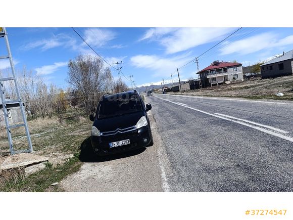 Sahibinden Citroen Berlingo 1.6 110luk dijital klimali Combi SX 2011 Model satışta