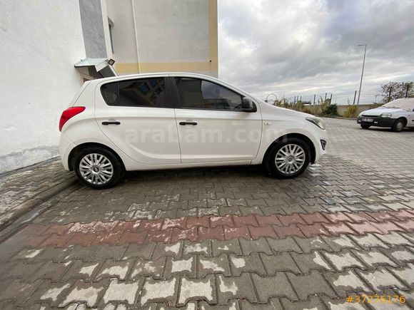 Sahibinden Hyundai i20 1.2 MPI Team 2012 Model 