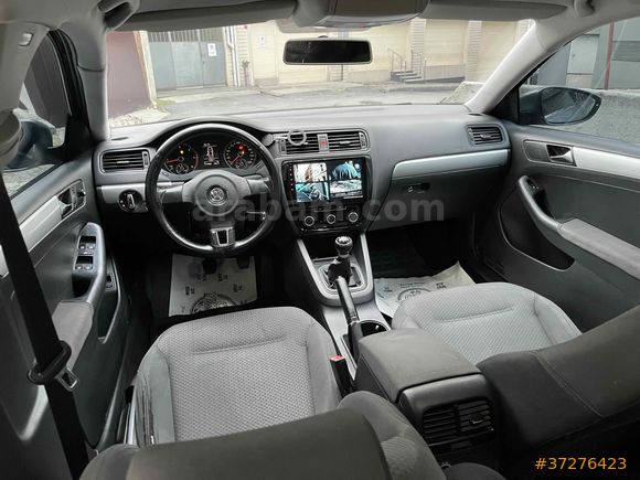 2011 MODEL ORJİNAL 321.000 BİN KM MANUEL JETTA