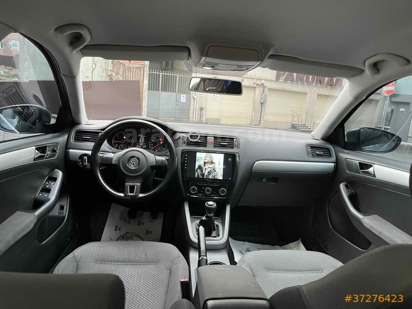 2011 MODEL ORJİNAL 321.000 BİN KM MANUEL JETTA