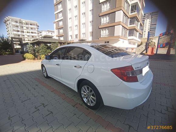 Sahibinden Honda Civic 1.6 i-VTEC Eco Premium 2013 Model