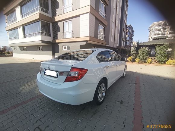 Sahibinden Honda Civic 1.6 i-VTEC Eco Premium 2013 Model