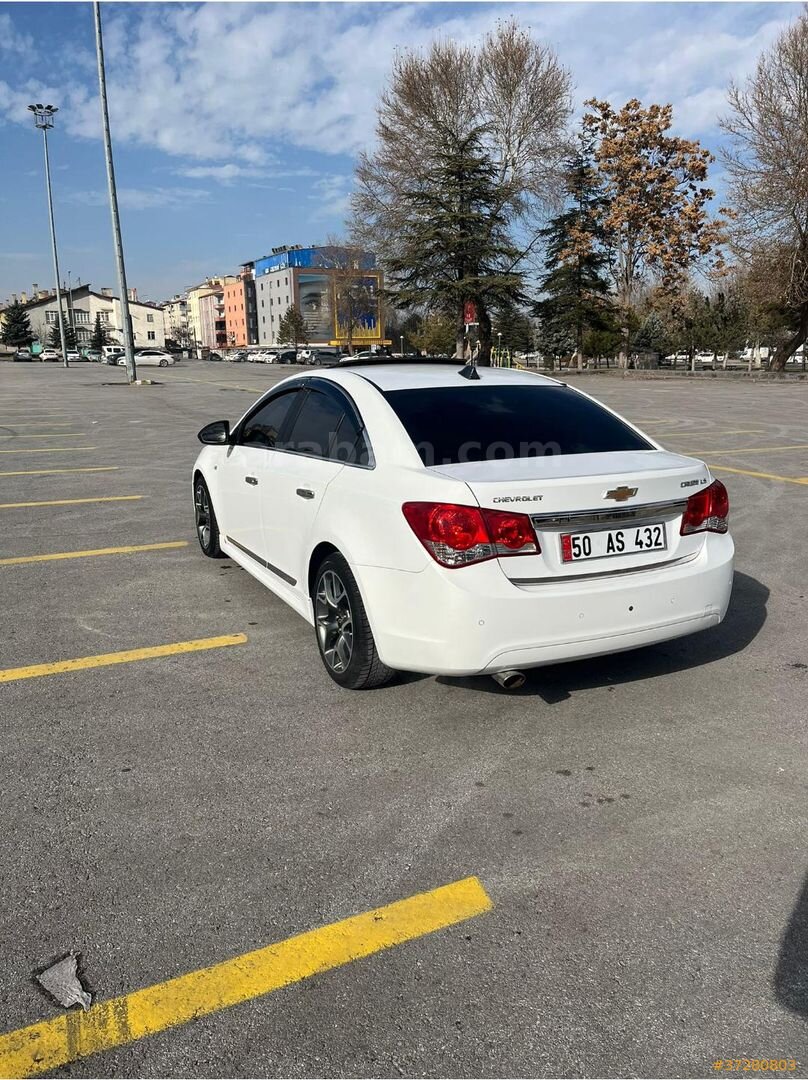 Sahibinden Chevrolet Cruze 1.6 LS 2010 Model Batman 183.000 km Beyaz 7