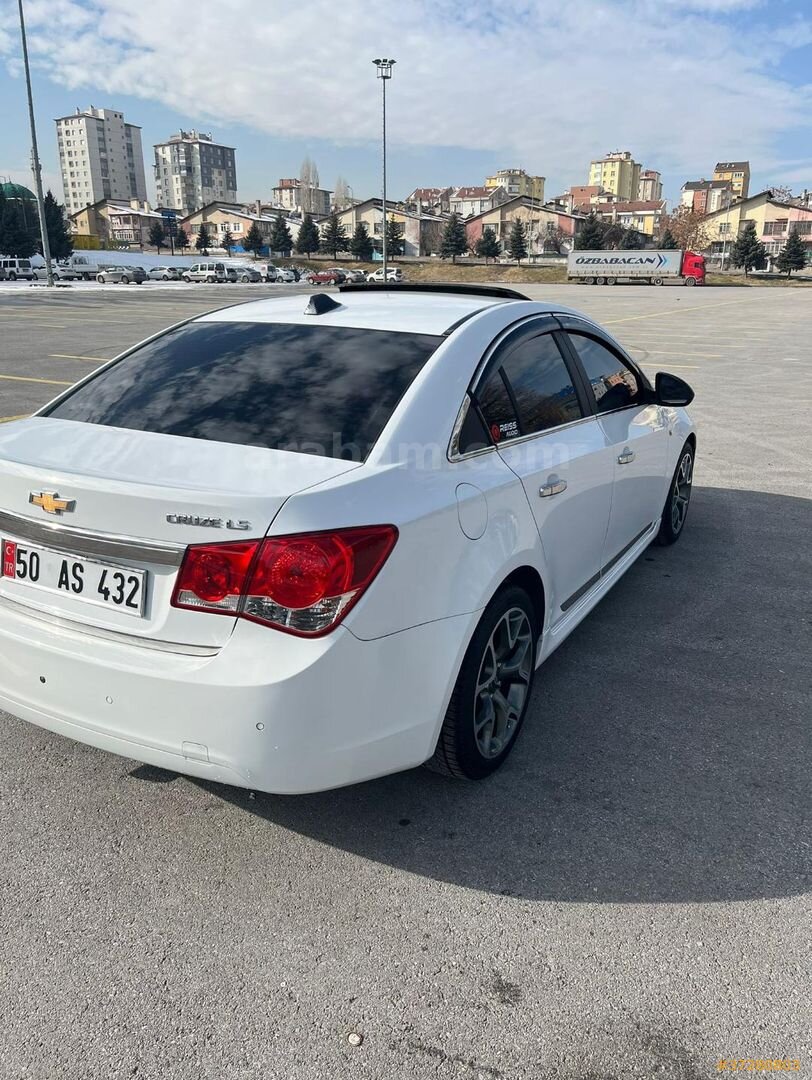 Sahibinden Chevrolet Cruze 1.6 LS 2010 Model Batman 183.000 km Beyaz 4