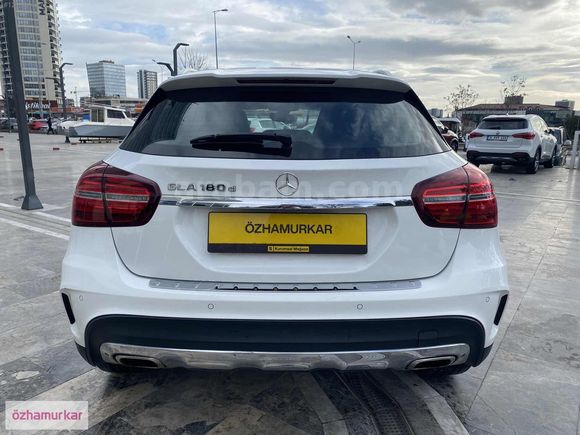 ÖZHAMURKAR-2018 ORJİNAL MERCEDES GLA 180D AMG