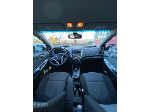 Sahibinden Hyundai Accent Blue 1.4 CVVT Mode 2012 Model