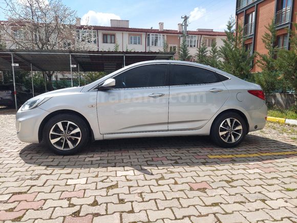 Sahibinden Hyundai Accent Blue 1.4 CVVT Mode 2012 Model