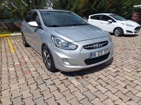 Sahibinden Hyundai Accent Blue 1.4 CVVT Mode 2012 Model