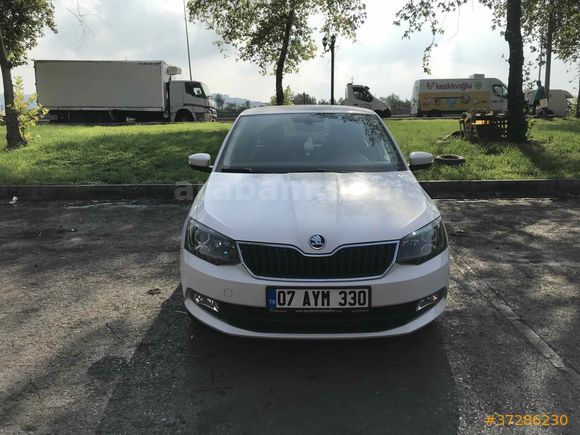 Sahibinden Skoda Fabia 1.0 Style 2017 Model  82.000 km Beyaz