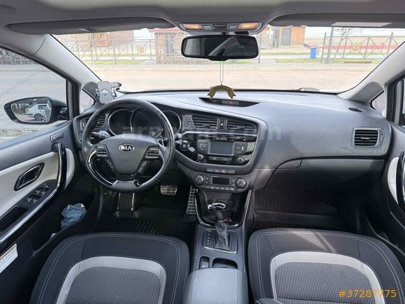 Sahibinden170.000km de  Kia Ceed 1.6 CRDi Premium 2013 Model Trabzon