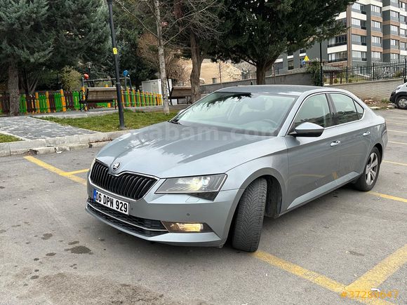 SAHİBİNDEN TEMİZ SUPERB Style (Prestige Paket-Sunroofsuz)