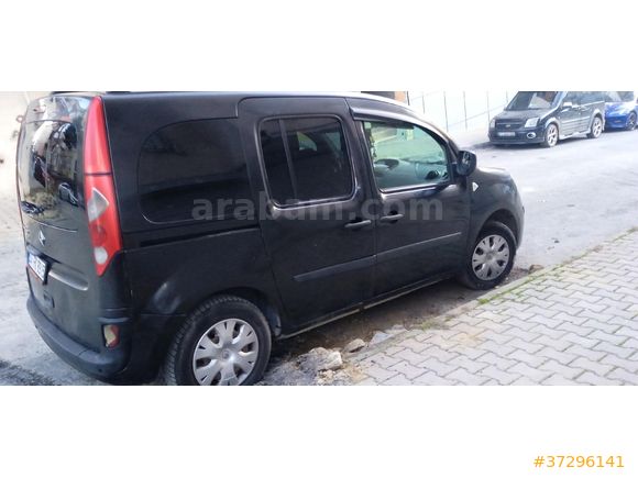 Sahibinden Renault Kangoo Multix 1.5 dCi Authentique 2009 Model  190.000 km Siyah