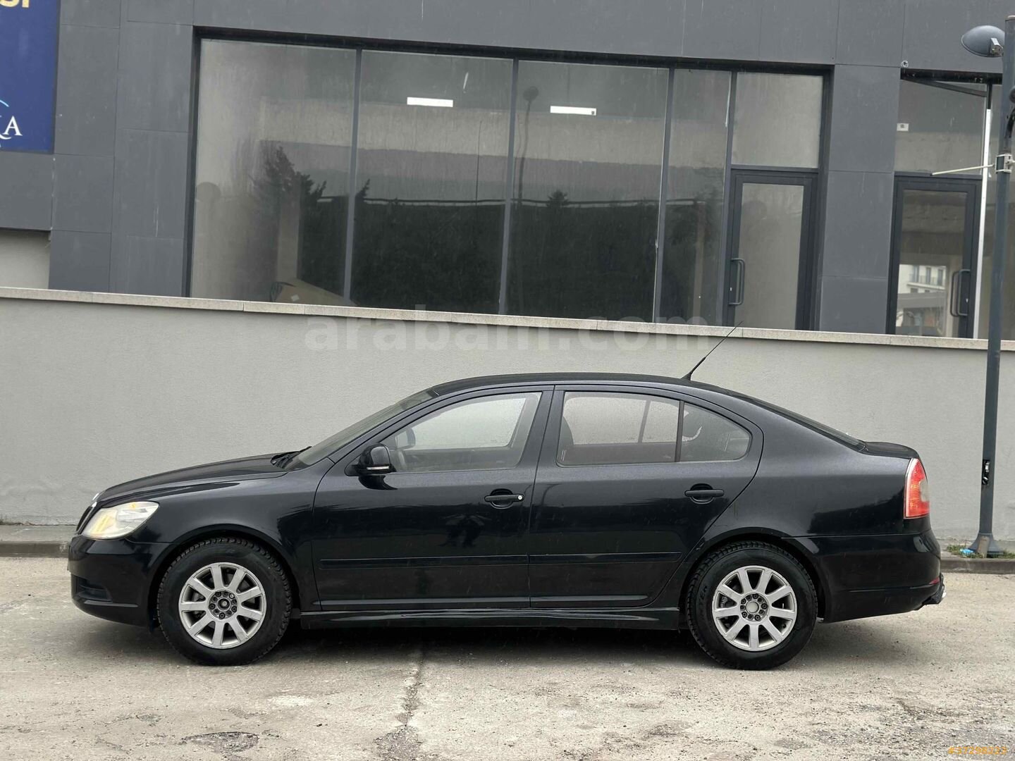 Sahibinden Skoda Octavia 1.6 TDI Ambiente 2010 Model Ankara 242.000 km Siyah 3