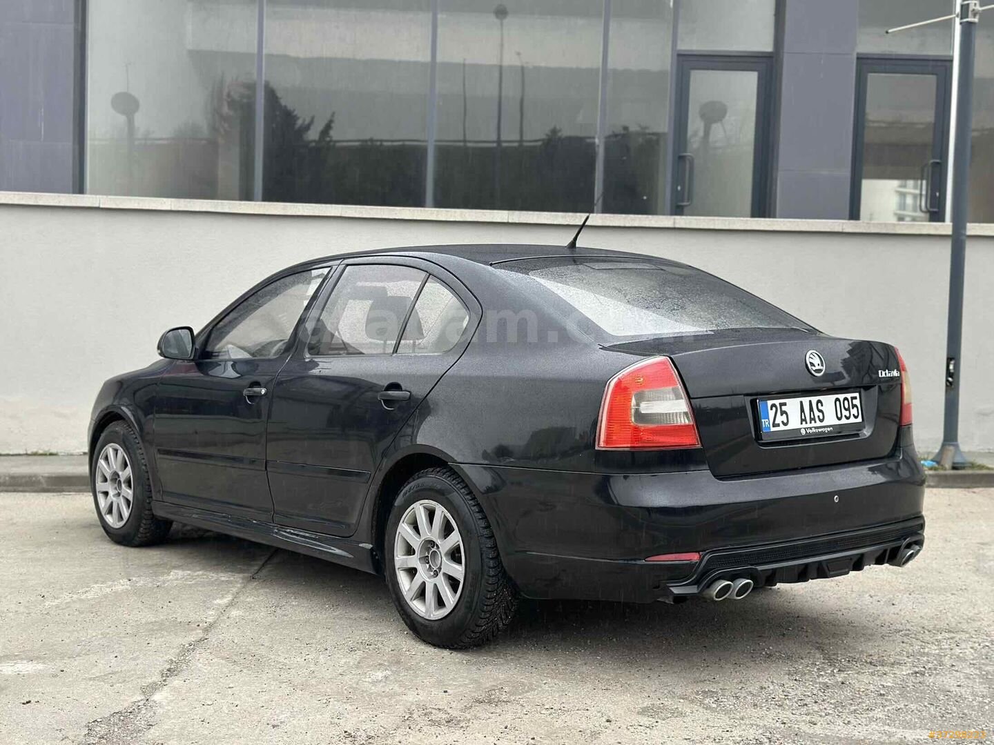 Sahibinden Skoda Octavia 1.6 TDI Ambiente 2010 Model Ankara 242.000 km Siyah 5