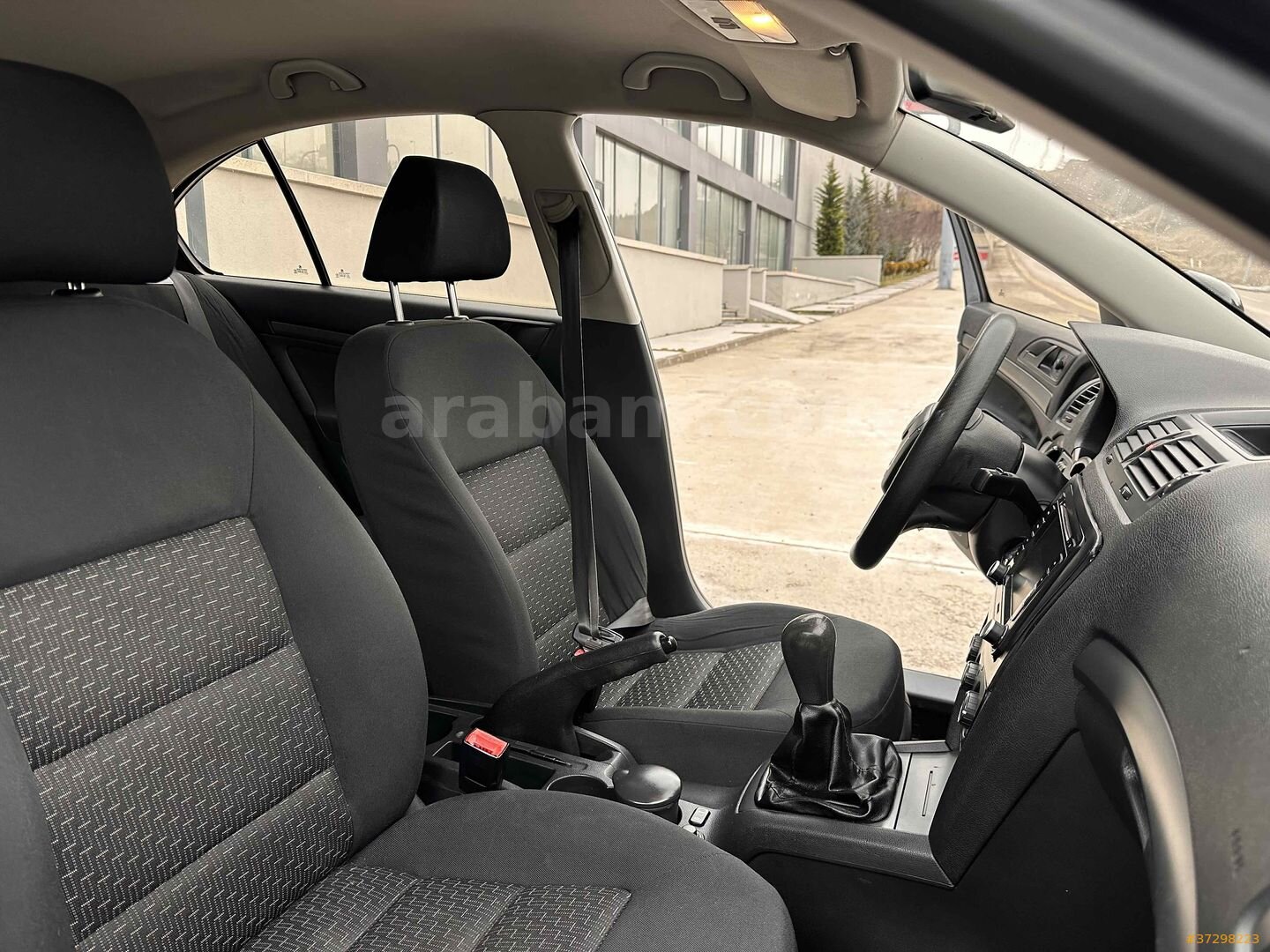 Sahibinden Skoda Octavia 1.6 TDI Ambiente 2010 Model Ankara 242.000 km Siyah 6