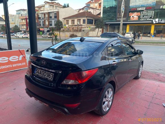 Sahibinden Hyundai Accent Blue 1.4 CVVT Mode Plus 2013 Model