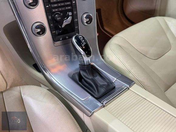 VOLVO XC60 ADVANCE DİRKSYN ISITMA GERİ GRŞ NAVİGASYON F1 HATASIZ