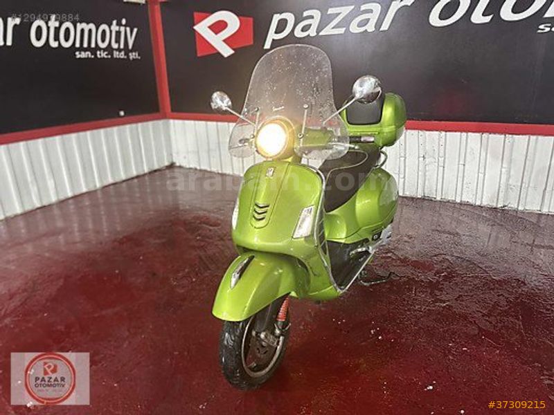 Galeriden Vespa GTS 150 ABS 2017 Model İstanbul 32.000 km Yeşil
