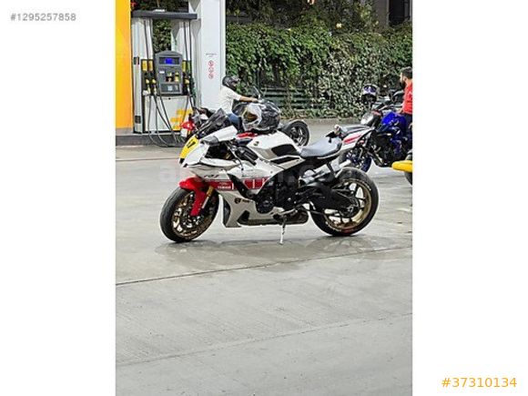 YAMAHA R1 60 yıl SINIRLI SERİ HATASİZ