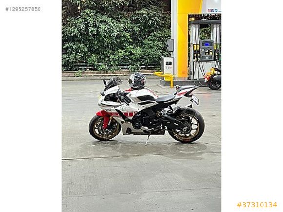 YAMAHA R1 60 yıl SINIRLI SERİ HATASİZ