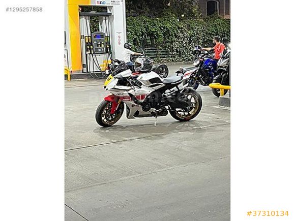 YAMAHA R1 60 yıl SINIRLI SERİ HATASİZ