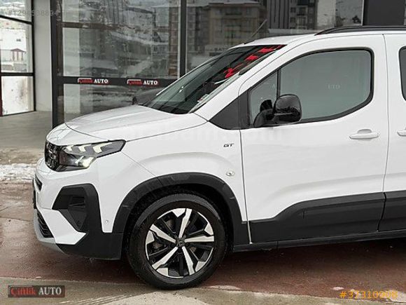 ÇİFTLİK AUTO'DAN HATASIZ BOYASIZ 22.000KM