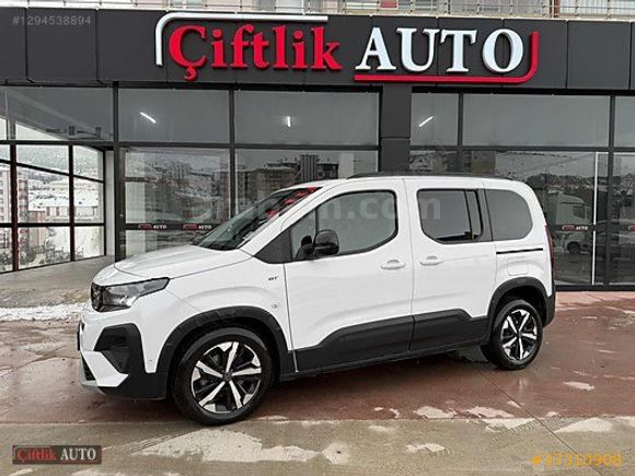 ÇİFTLİK AUTO'DAN HATASIZ BOYASIZ 22.000KM