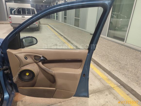 Sahibinden Ford Focus 1.6 Ghia 2000 Model