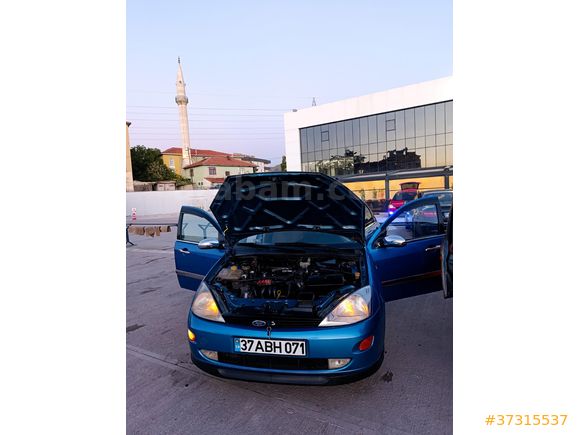 Sahibinden Ford Focus 1.6 Ghia 2000 Model