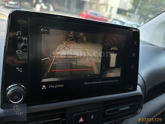 2021 MODEL OPEL COMBO ULTİMATE DEĞİŞENSİZ CAM TAVANLI 131.000 KM