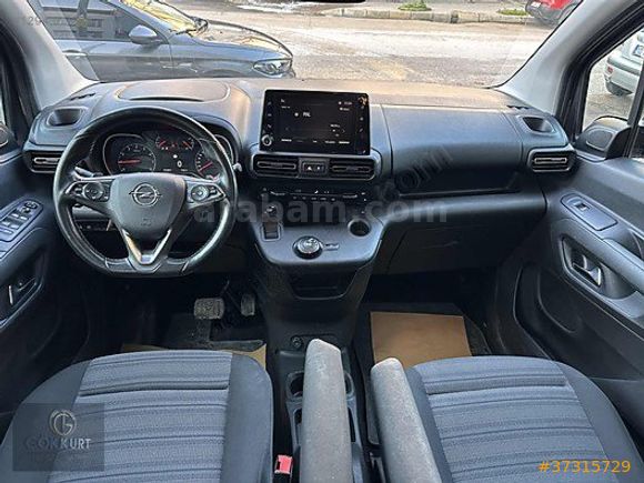 2021 MODEL OPEL COMBO ULTİMATE DEĞİŞENSİZ CAM TAVANLI 131.000 KM