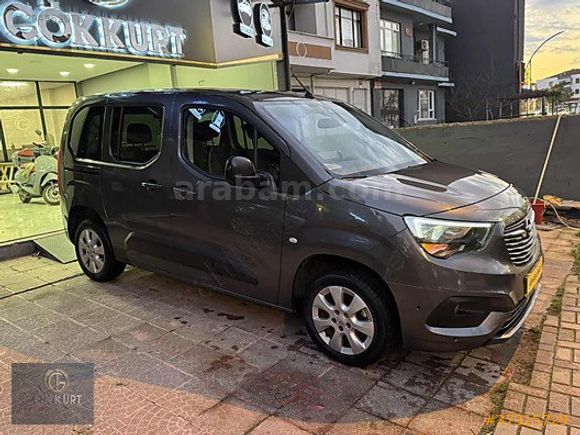 2021 MODEL OPEL COMBO ULTİMATE DEĞİŞENSİZ CAM TAVANLI 131.000 KM