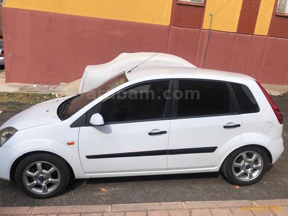Sahibinden Ford Fiesta 1.4 TDCi Comfort 2007 Model  244000 km Beyaz