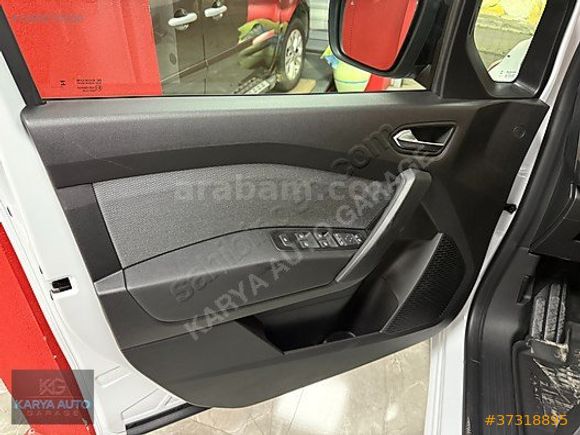 KARYA AUTO GARAGE 2025 RENAULT KANGO ICONİC %20 FATURALI HATASIZ