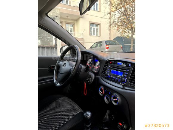 Sahibinden Hyundai Accent Era 1.4 Team 2010 Model  266.000 km Beyaz