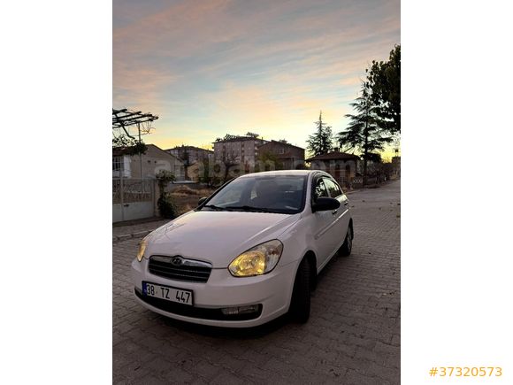 Sahibinden Hyundai Accent Era 1.4 Team 2010 Model  266.000 km Beyaz