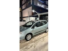 Temiz sunrooflu Aile Aracı