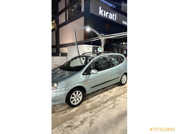 Temiz sunrooflu Aile Aracı