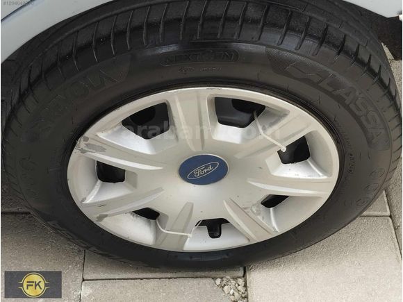2004 model Ford Focus Benzin lpğ