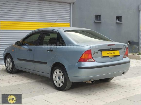 2004 model Ford Focus Benzin lpğ
