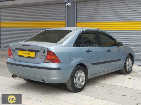 2004 model Ford Focus Benzin lpğ