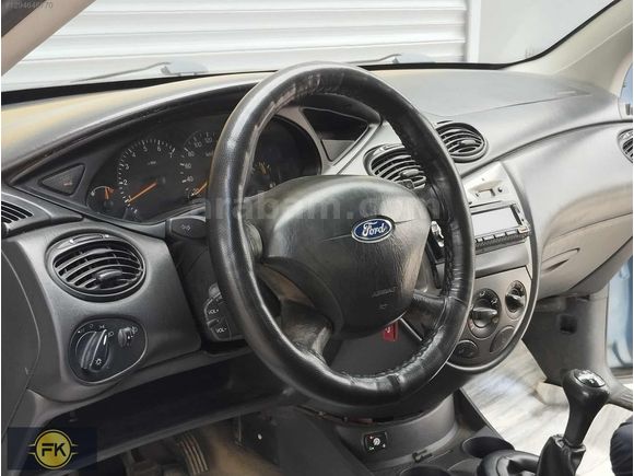2004 model Ford Focus Benzin lpğ