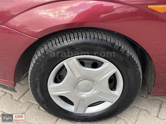 EMİN OTOMOTİV'den tek değişenli, 235 bin km'de tertemiz FOCUS