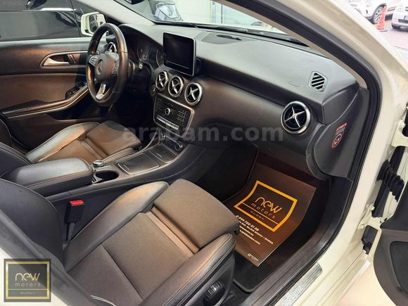 2017 MODEL MERCEDES A180 STYLE 149.000KM BOYASIZ HATASIZ İLK EL