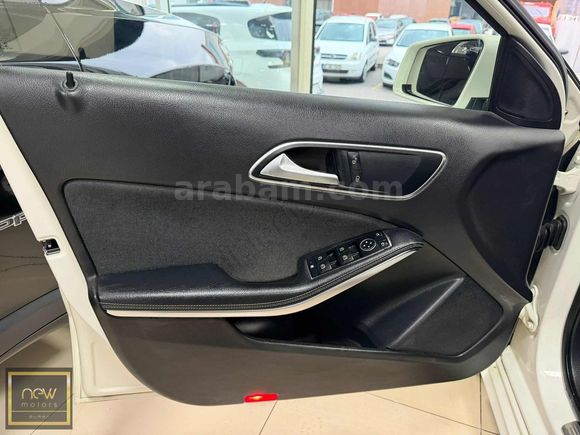 2017 MODEL MERCEDES A180 STYLE 149.000KM BOYASIZ HATASIZ İLK EL