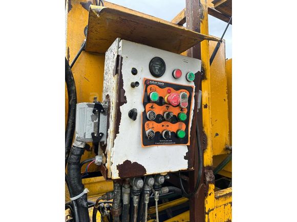 MRC- 2004 FORD CARGO 1824 YER BETON POMPASI