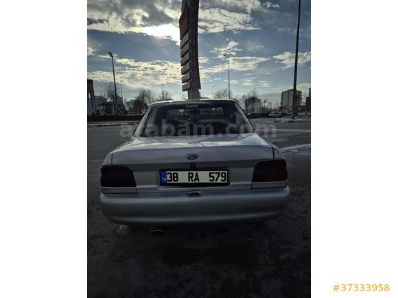 Sahibinden Ford Escort 1.6 CLX 1996 Model