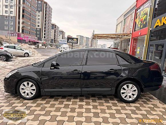 ÇOK TEMİZ DÜZGÜN ARAÇ