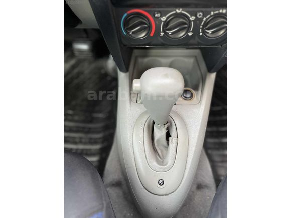 2003 CLİO 1.4 16V PRİVİLEGE TAM OTOMATİK VİTES ORJİNAL ARAÇ