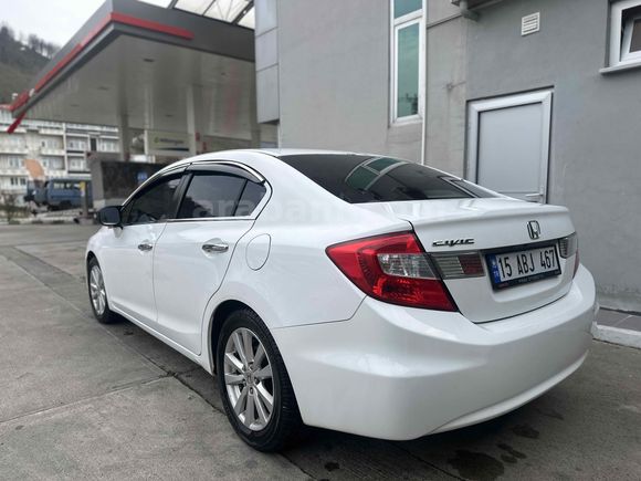 Sahibinden Honda Civic 1.6 i-VTEC ECO Elegance 2013 Model 